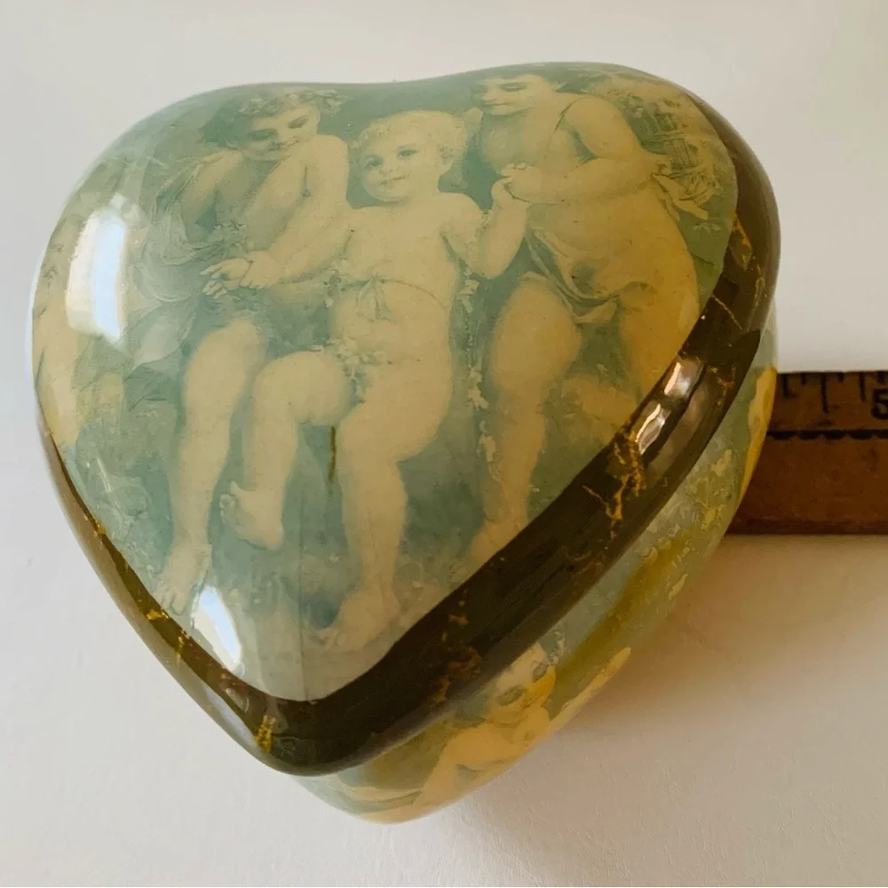 Trinket box